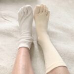 シルクふぁみりぃさんのロング丈5本指靴下で手軽に冷えとり